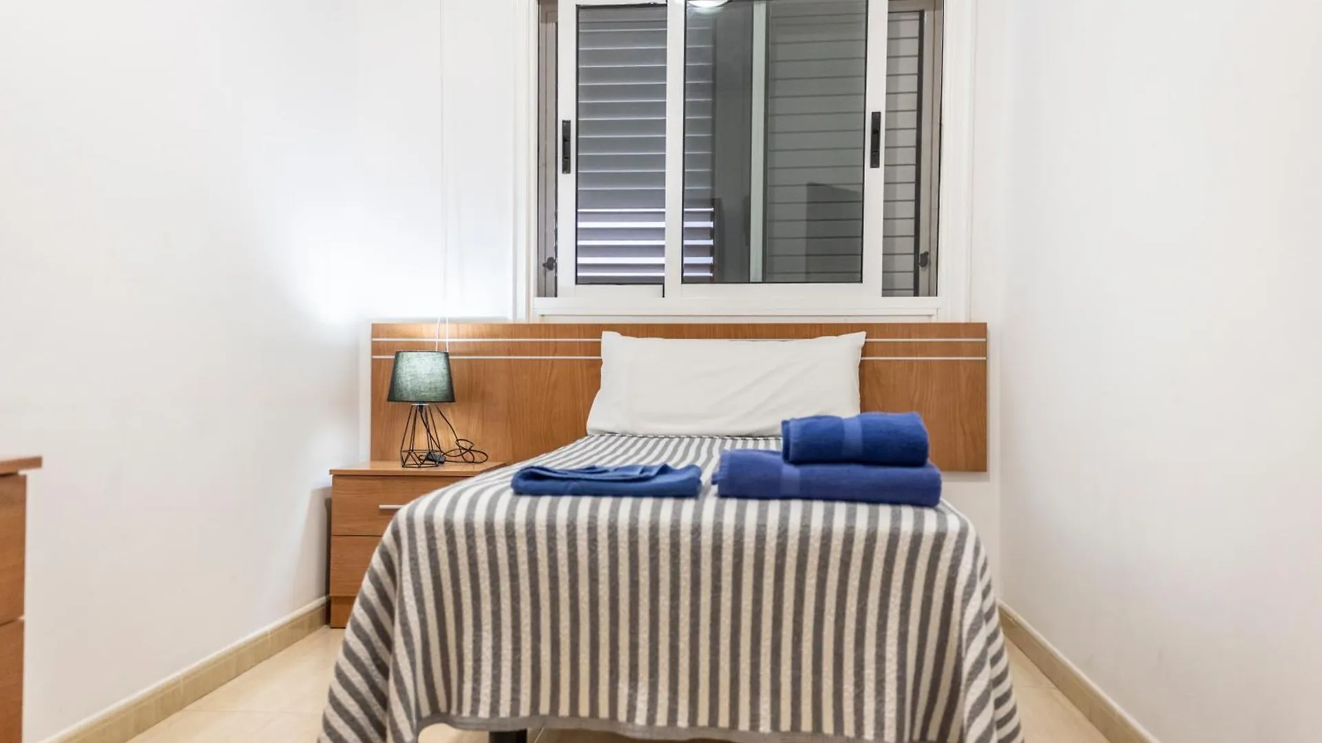 Yesenia Vv Airport Apartment El Matorral Spain