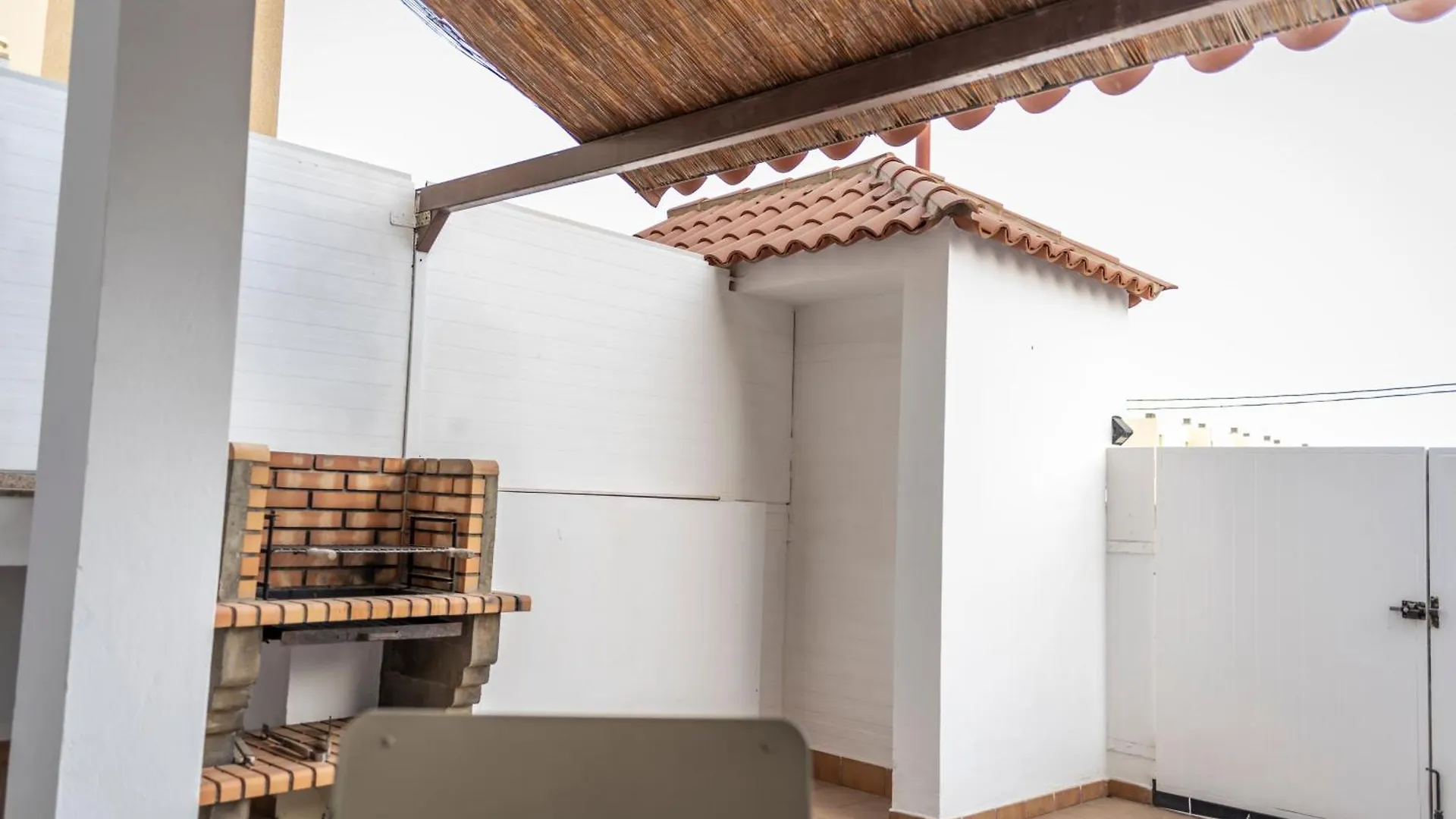 Yesenia Vv Airport Apartment El Matorral