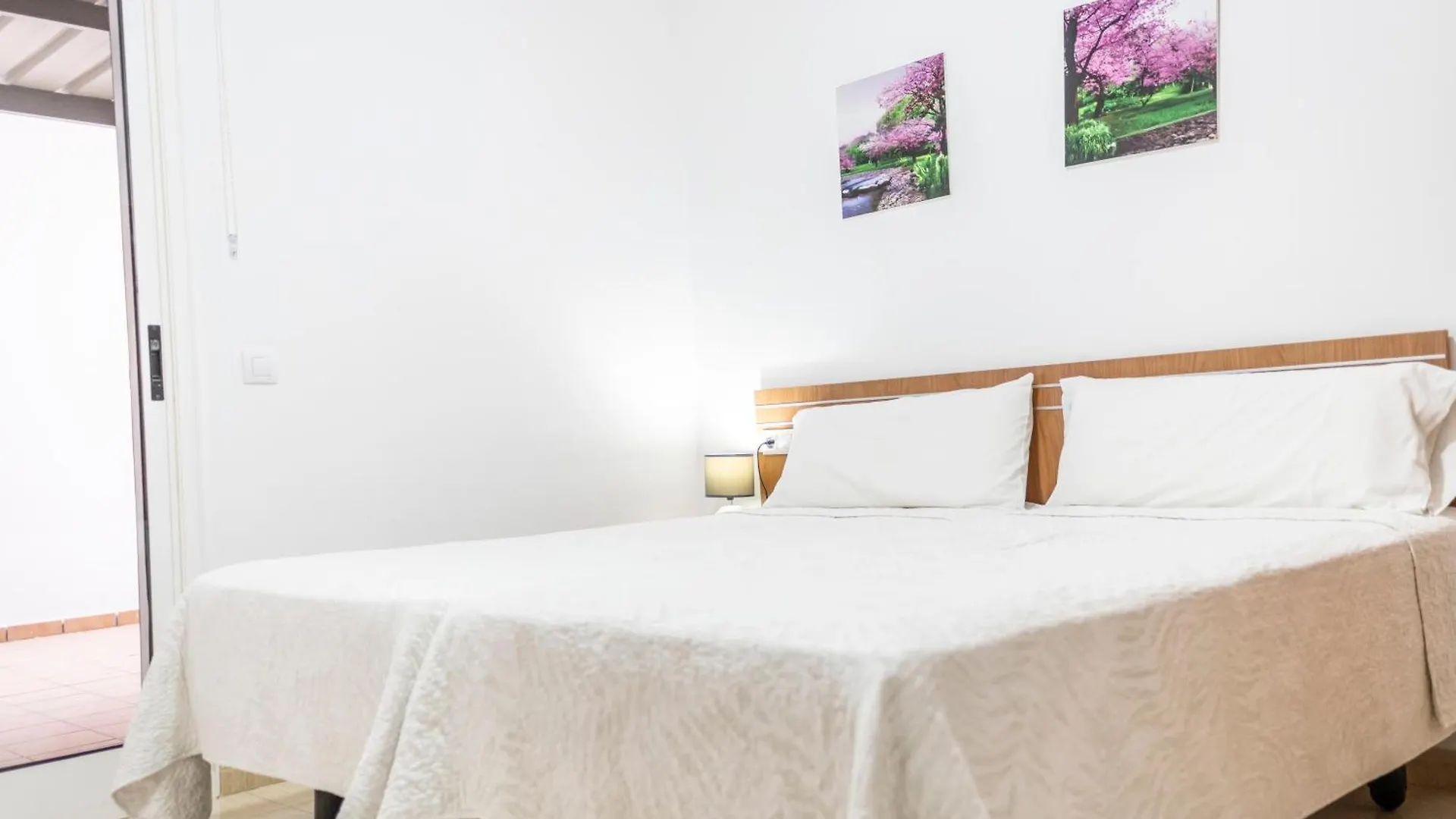 Yesenia Vv Airport Apartment El Matorral Spain